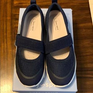 NWT Easy Spirit Dark blue Size 6